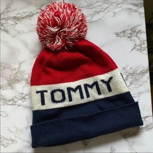 Tommy Hilfiger pom beanie
